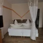 Strandhof شقة